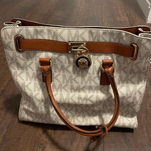 Michael Kors Hamilton Vanilla Bag